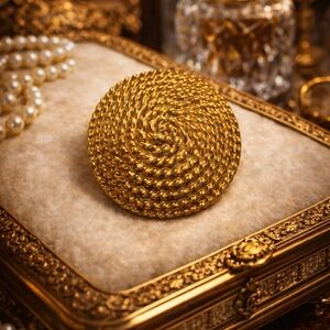 PARK LANE Vintage 80s Gold Textured Dome Brooch – Large Spiral Chain Design